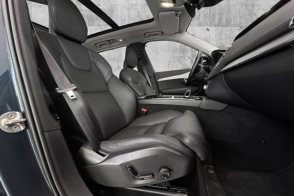 Volvo XC90 21 of 30