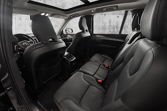 Volvo XC90 15 of 30