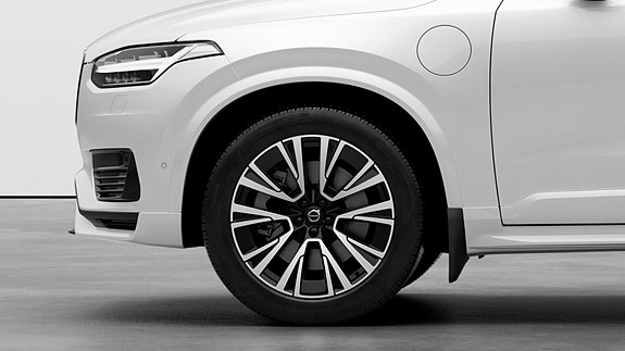 Volvo XC90 10 of 21