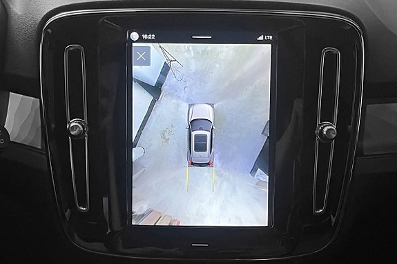 Volvo XC40 25 of 28