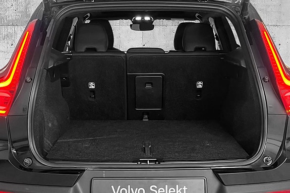 Volvo XC40 10 of 28