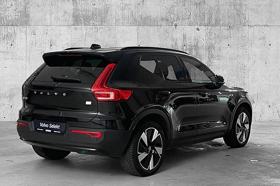Volvo XC40 6 of 28