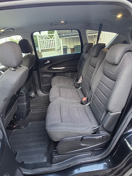 Ford S-MAX 9 of 30