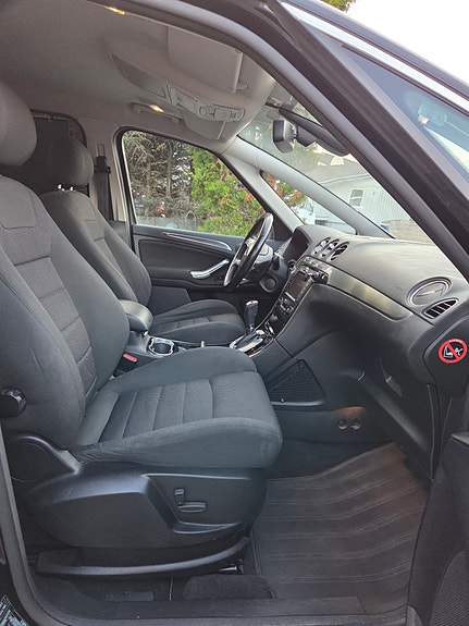 Ford S-MAX 28 of 30