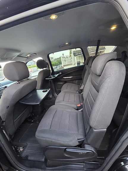 Ford S-MAX 16 of 30