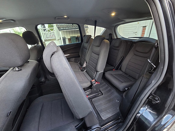 Ford S-MAX 11 of 30
