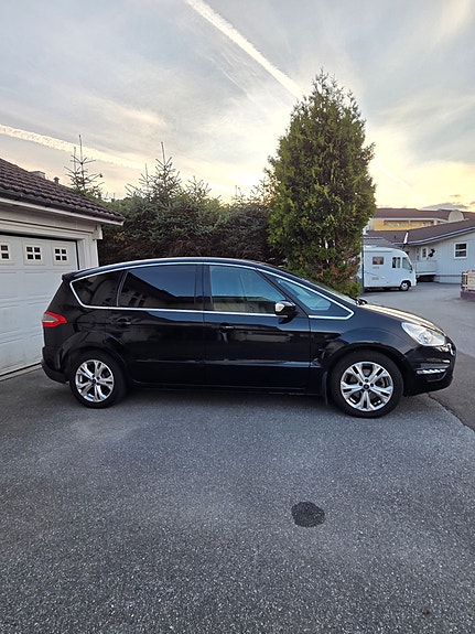 Ford S-MAX 4 of 30