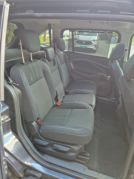 Ford Grand C-MAX 16 of 18