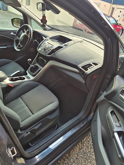 Ford Grand C-MAX 11 of 18