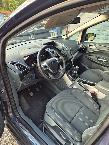 Ford Grand C-MAX 8 of 18