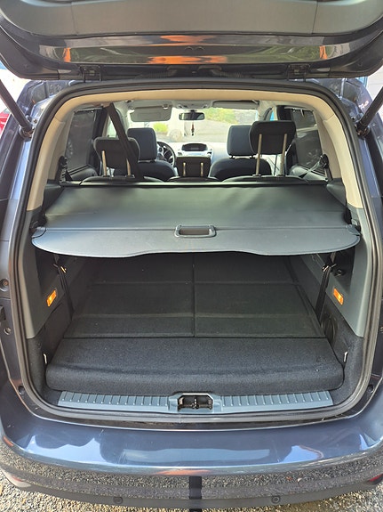Ford Grand C-MAX 18 of 18