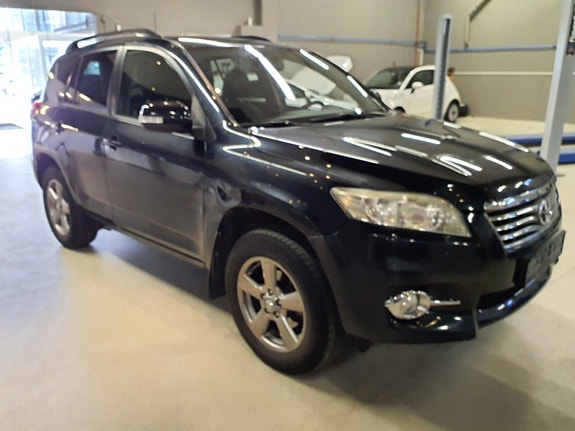 Toyota RAV4 5 of 14