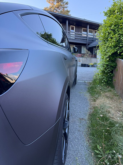 Tesla Model Y 8 of 8