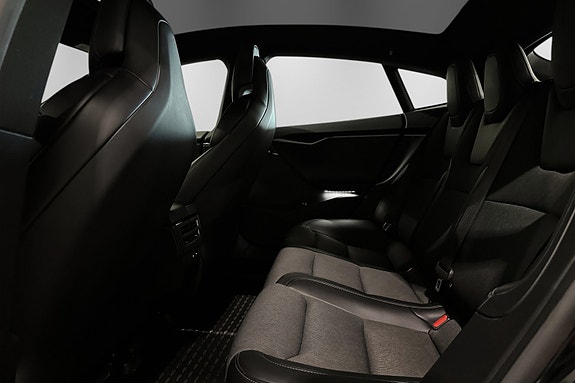 Tesla Model S 23 of 30