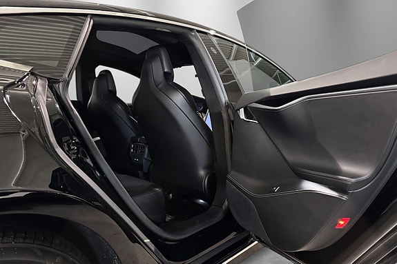 Tesla Model S 27 of 30