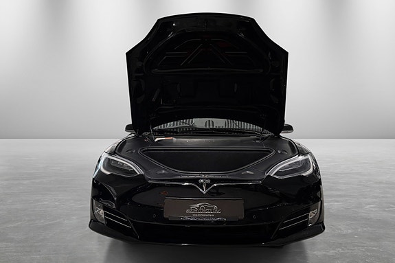 Tesla Model S 13 of 30