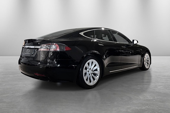 Tesla Model S 8 of 30