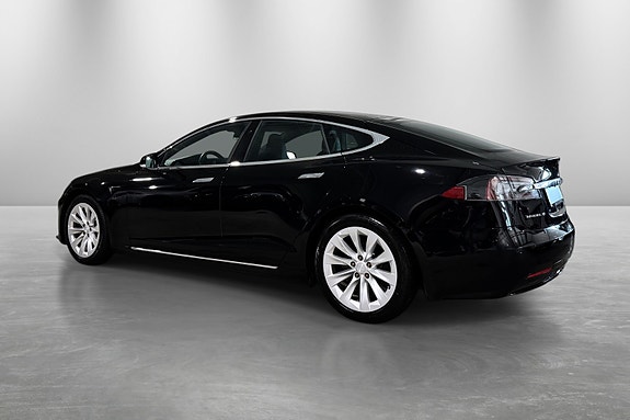 Tesla Model S 4 of 30