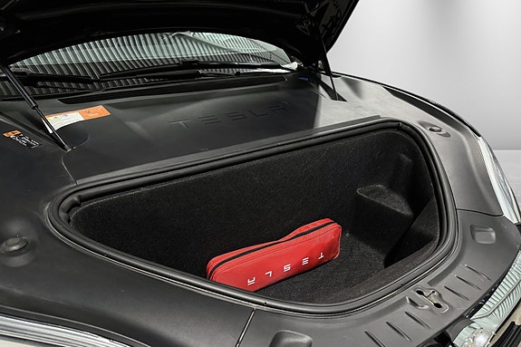 Tesla Model S 14 of 30