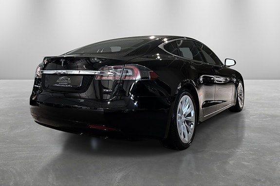 Tesla Model S 7 of 30