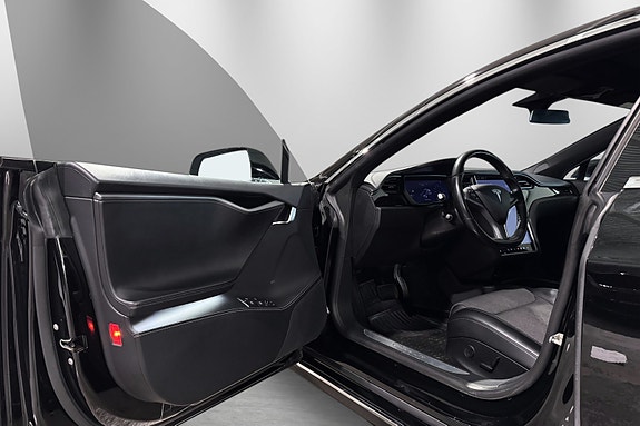 Tesla Model S 16 of 30