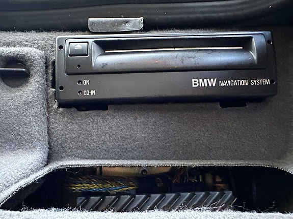 BMW 735iA 26 of 28