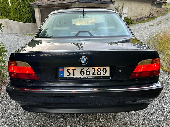 BMW 735iA 6 of 28