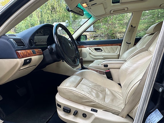 BMW 735iA 14 of 28