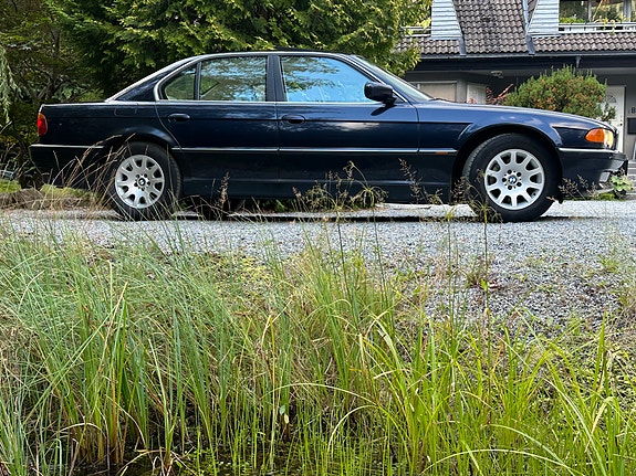 BMW 735iA 10 of 28