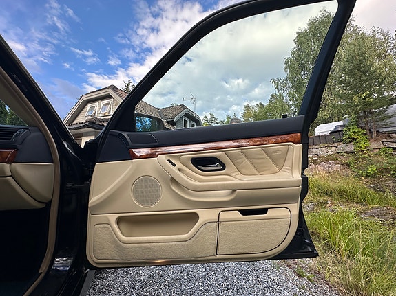 BMW 735iA 15 of 28