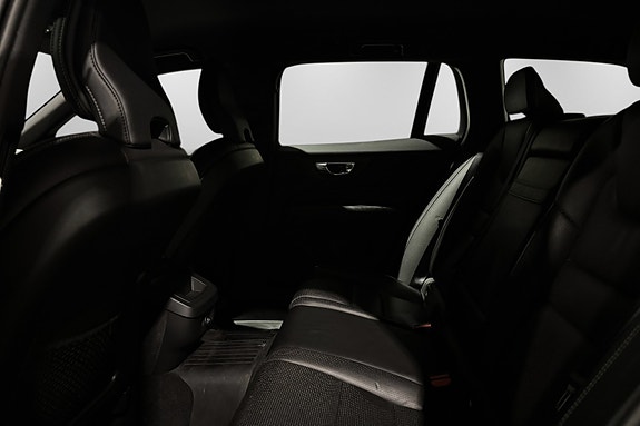 Volvo V60 Cross Country 22 of 30