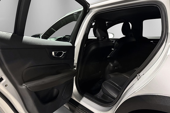 Volvo V60 Cross Country 21 of 30