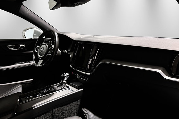 Volvo V60 Cross Country 29 of 30