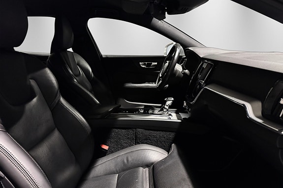 Volvo V60 Cross Country 30 of 30