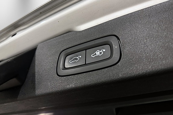 Volvo V60 Cross Country 25 of 30