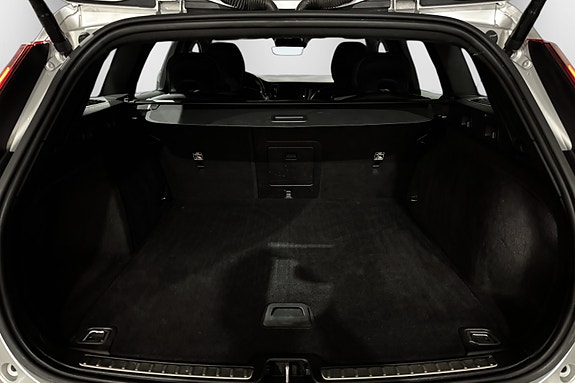 Volvo V60 Cross Country 24 of 30