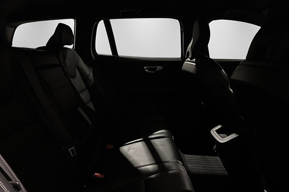 Volvo V60 Cross Country 27 of 30