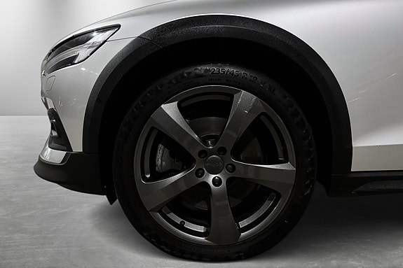 Volvo V60 Cross Country 13 of 30