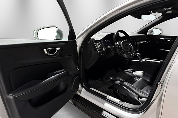 Volvo V60 Cross Country 15 of 30