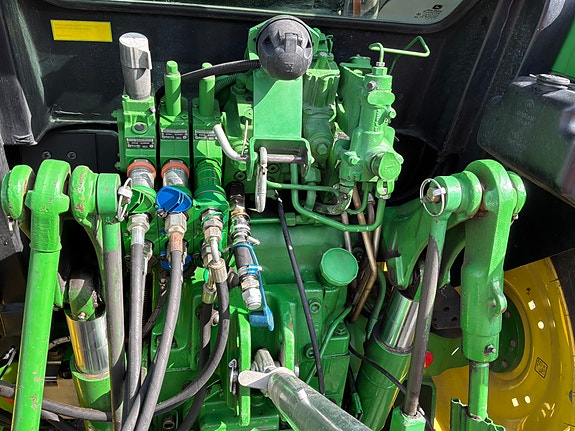 John Deere 5080R 7 of 24