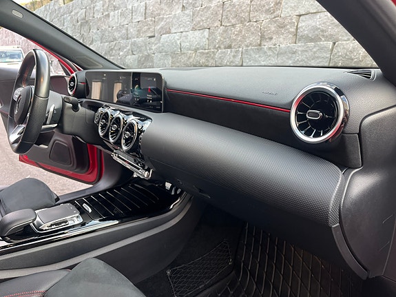 Mercedes-Benz A200 24 of 30