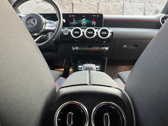 Mercedes-Benz A200 16 of 30