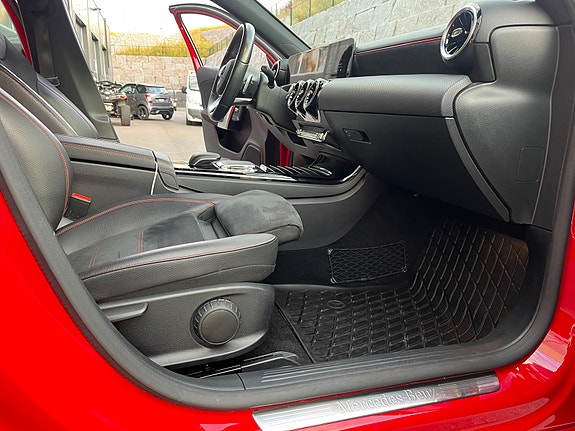 Mercedes-Benz A200 23 of 30