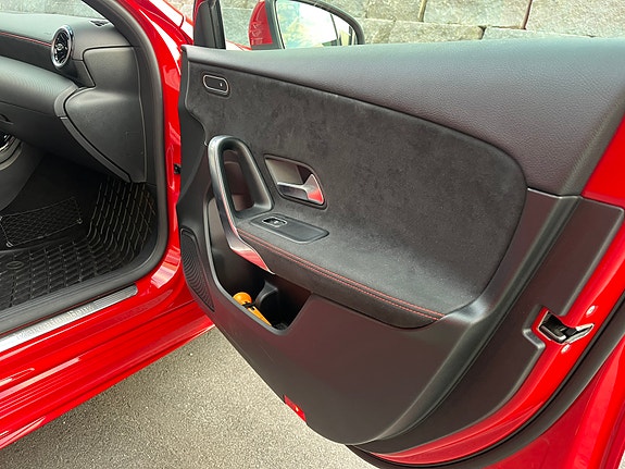 Mercedes-Benz A200 25 of 30