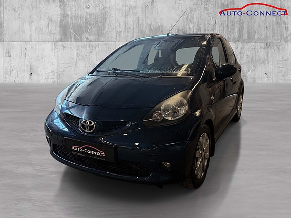 Toyota Aygo 2 of 14