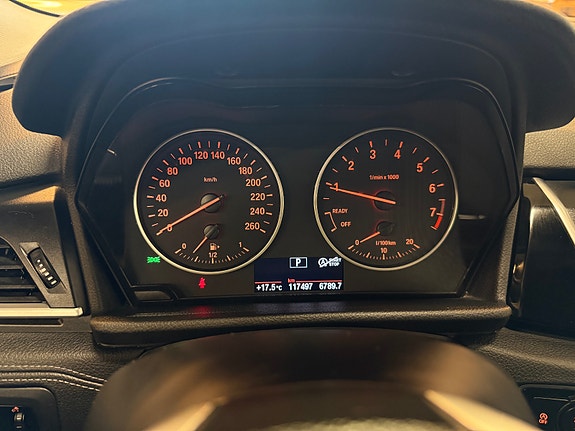 BMW 218i 14 of 30