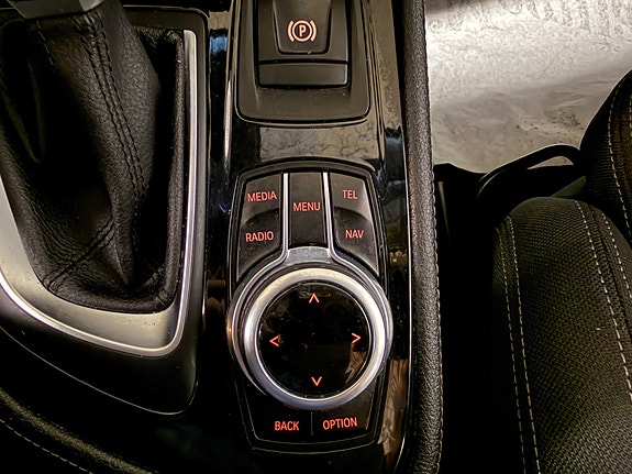 BMW 218i 29 of 30