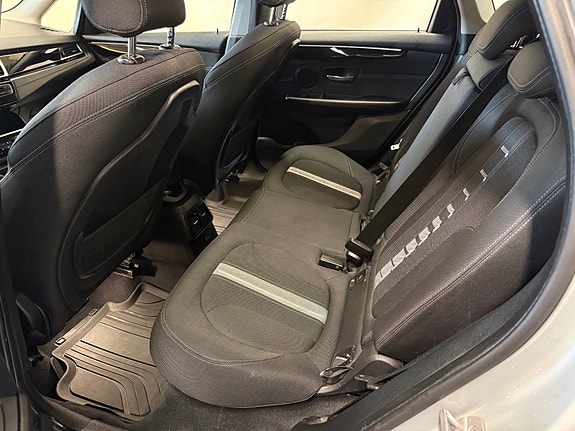 BMW 218i 30 of 30