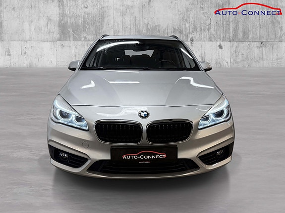 BMW 218i 2 of 30