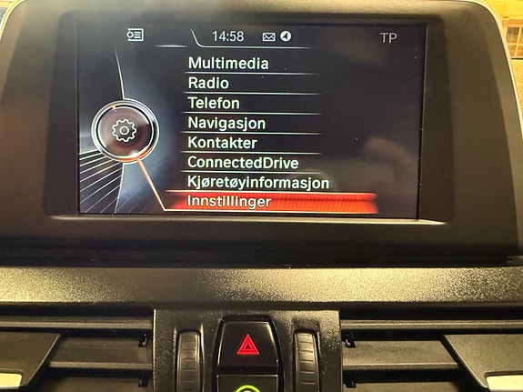 BMW 218i 19 of 30
